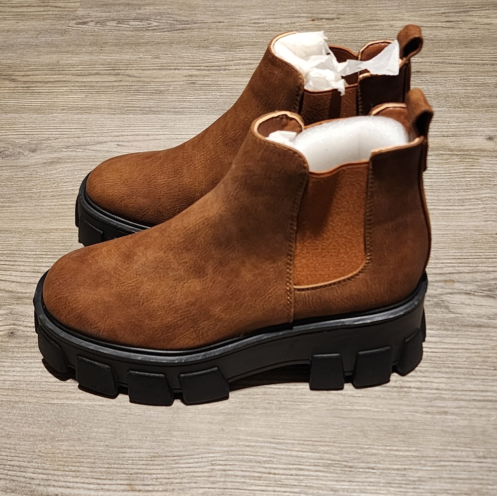Chunky Platform Chelsea Booties Size 7.5 Fashion Block Heel Ankle Boots Women's